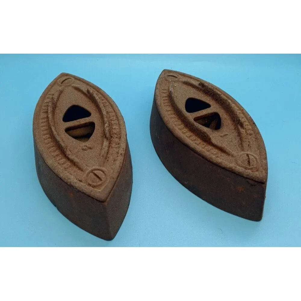 Vtg Colebrookdale Iron Co Sad Iron No 50 Pottstown PA USA Cast Iron Pair Set 2x